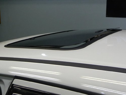 メルセデス ベンツ（Mercedes-Benz）Bクラス（B-Class）への後付サンルーフ（sunroof）取付画像。ベバスト（webasto）ホランディア100デラックス（Hollandia 100 Deluxe）手動式05